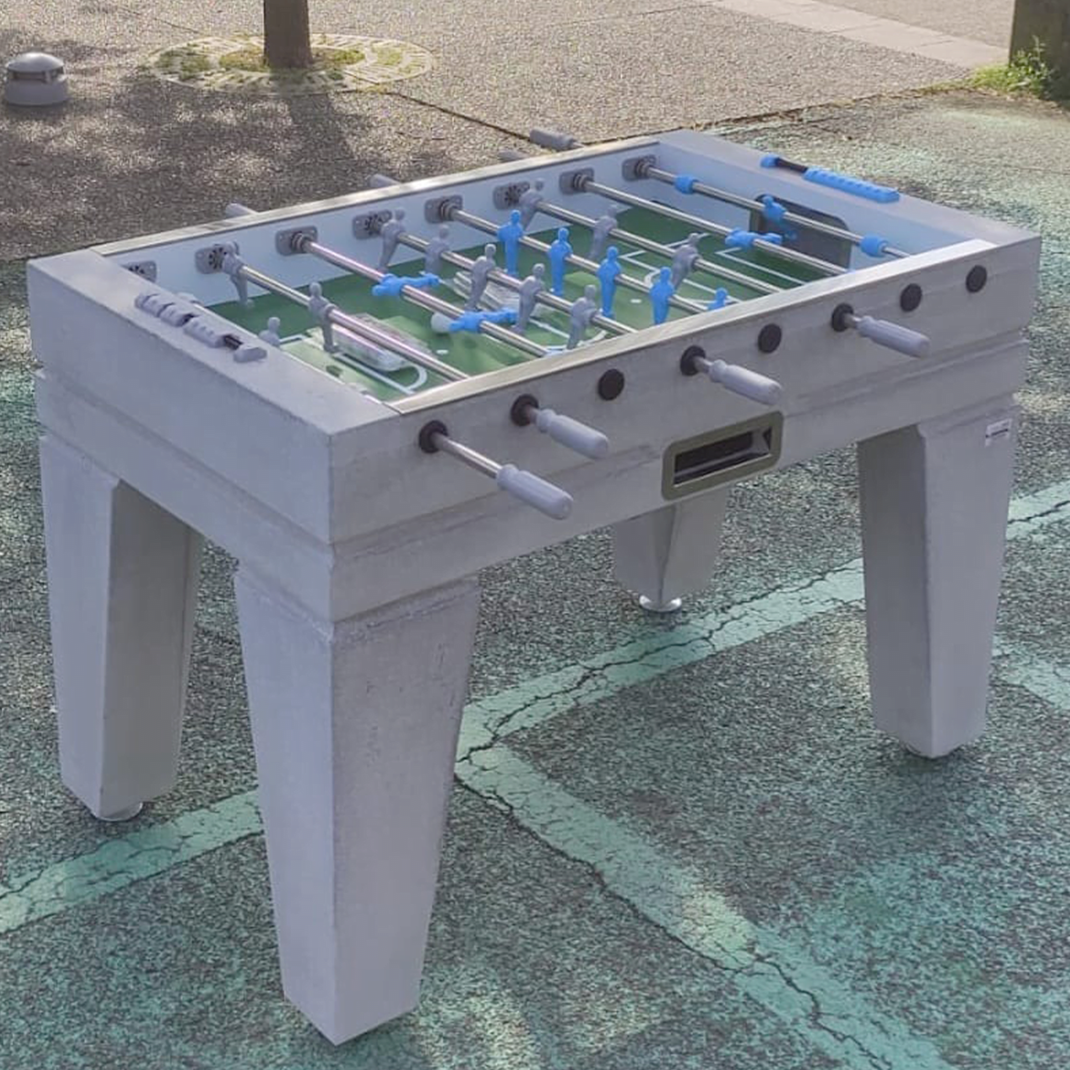 calcio balilla in cemento