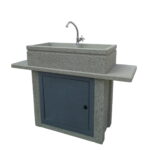 lavandino 80x40 con base, vasca con rubinetto in appoggio e ripiano centrale, colore bardiglio, sportello in metallo grigio dolomite