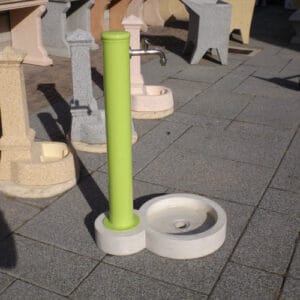 Esempio base in cemento per fontana in ferro