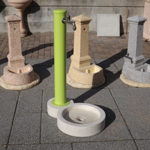 Esempio base in cemento per fontana in ferro